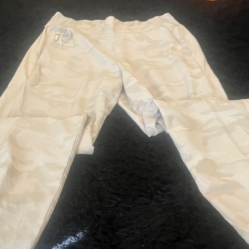 Athleta Stone Gray Active Shorts